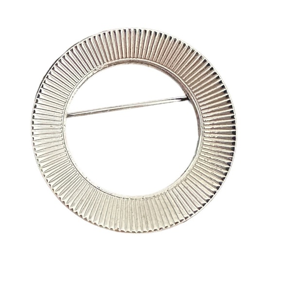 Vintage Set of 6 Miscellaneous Brooches/Pins - Picture 2 of 15